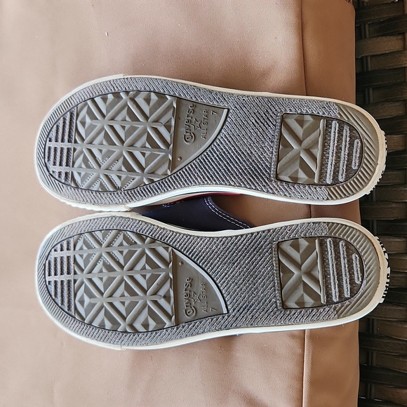 Vintage Converse slip ons - Picture 2 of 4